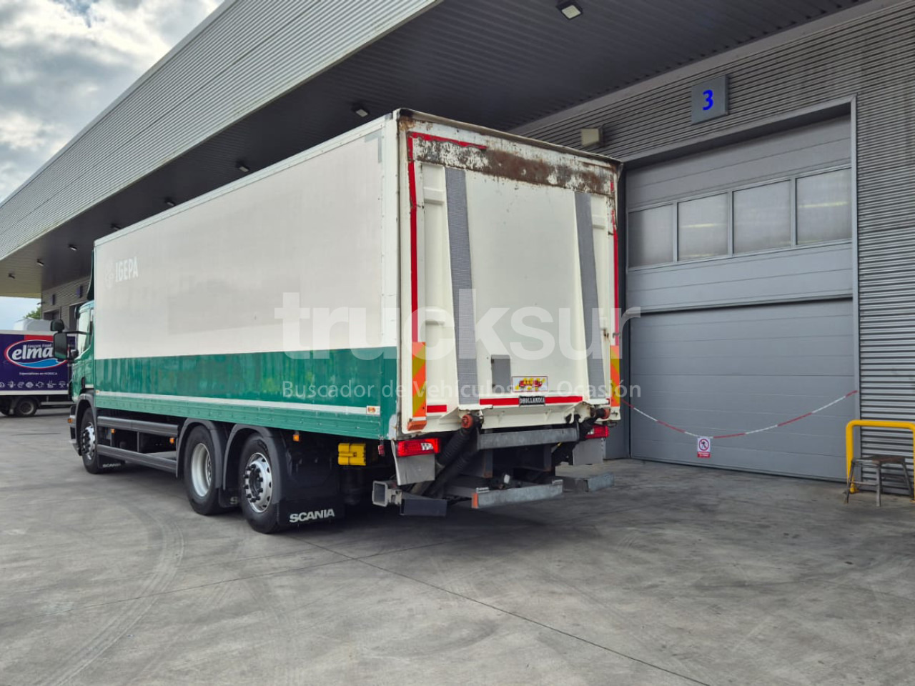 SCANIA P320.26 ejes 6x2*4 - Truk dengan terpal samping: gambar 5 SCANIA P320.26 ejes 6x2*4 - Truk dengan terpal samping: gambar 5