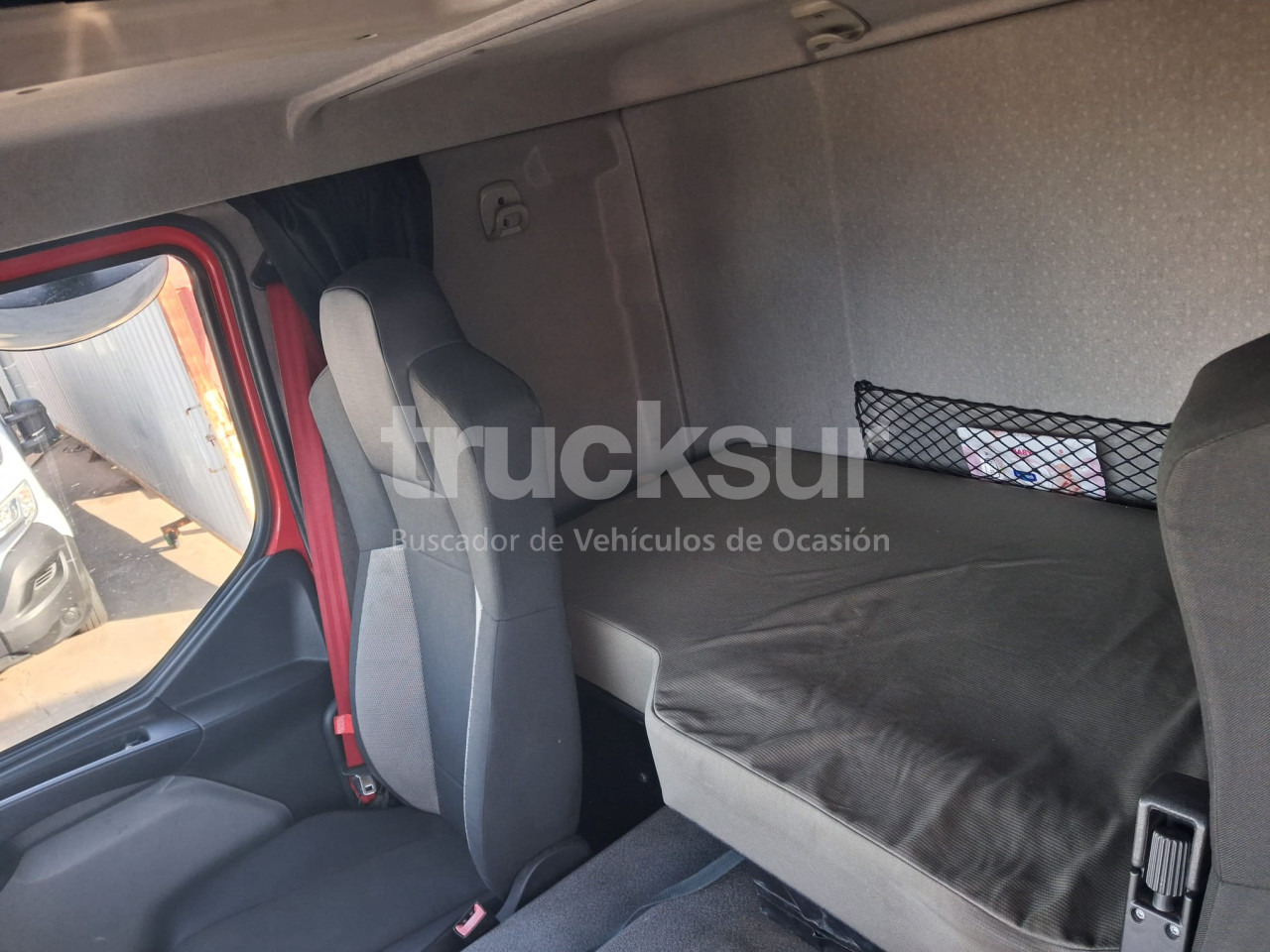 RENAULT D18 WIDE PORTACOCHES - Tractor head: gambar 5 RENAULT D18 WIDE PORTACOCHES - Tractor head: gambar 5