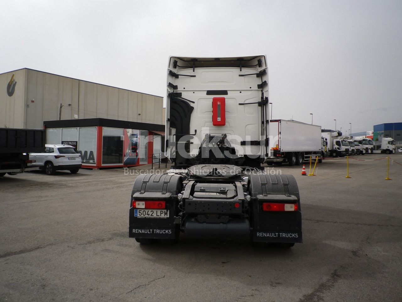 Leasing RENAULT T520 SLEEPER CAB RENAULT T520 SLEEPER CAB: gambar 7 Leasing RENAULT T520 SLEEPER CAB RENAULT T520 SLEEPER CAB: gambar 7