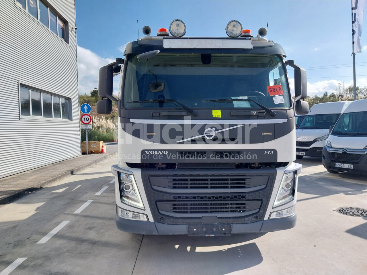 VOLVO FM 330HP - Truk skip loader: gambar 2 VOLVO FM 330HP - Truk skip loader: gambar 2