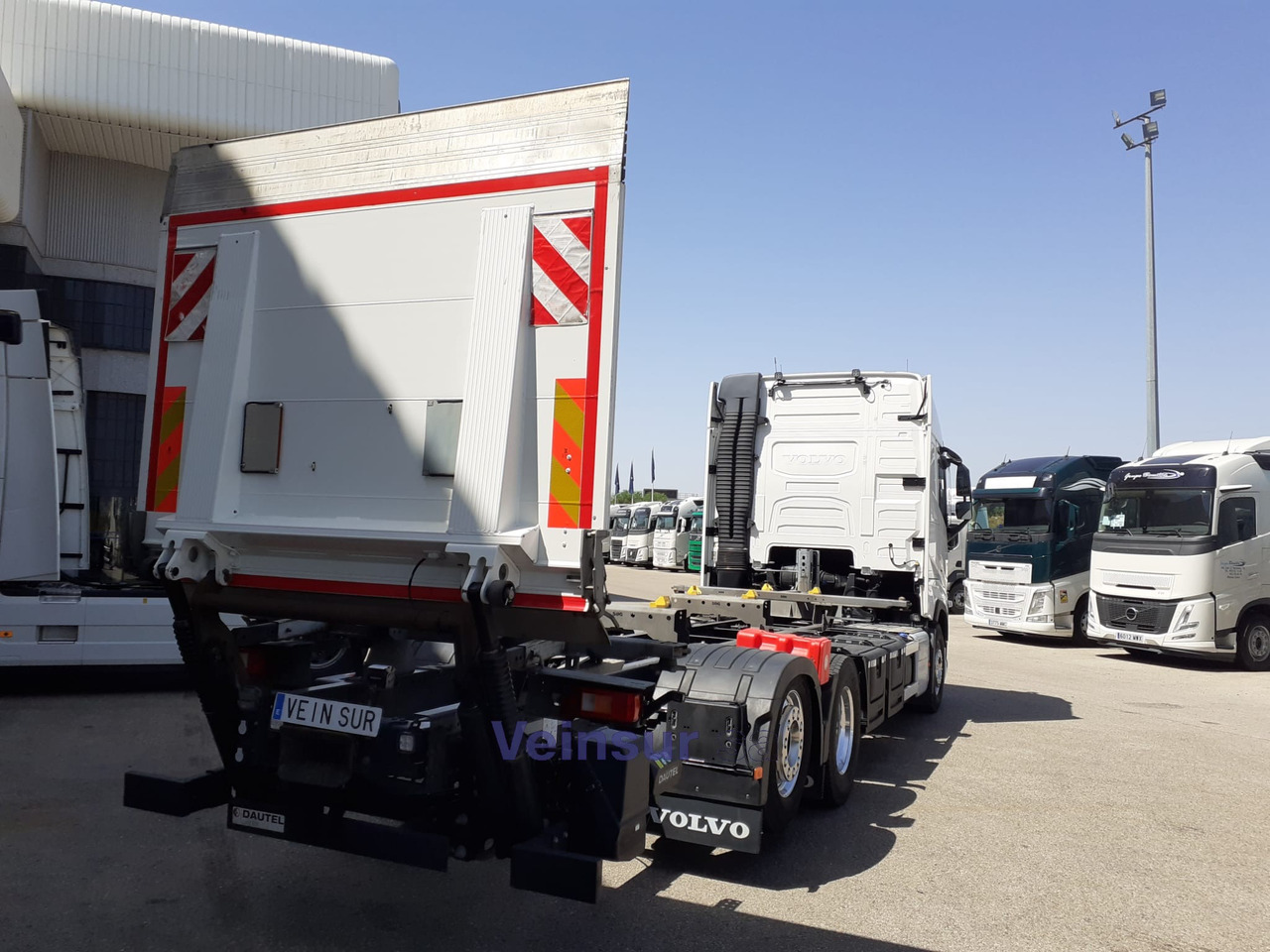 VOLVO FH4 I-SAVE - Truk: gambar 3 VOLVO FH4 I-SAVE - Truk: gambar 3