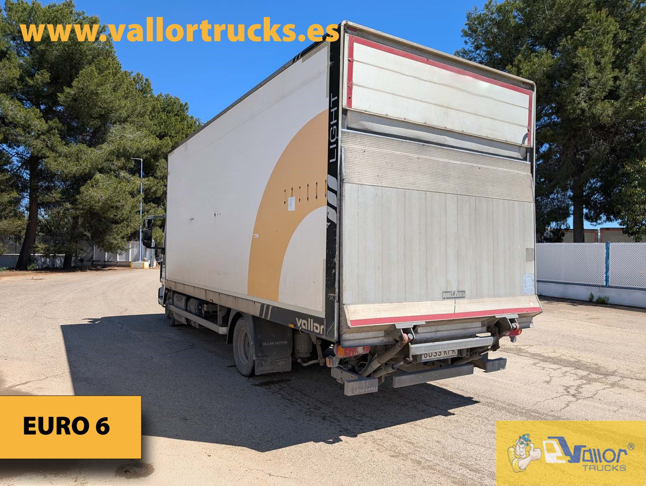IVECO 90E220 - Truk box: gambar 2 IVECO 90E220 - Truk box: gambar 2