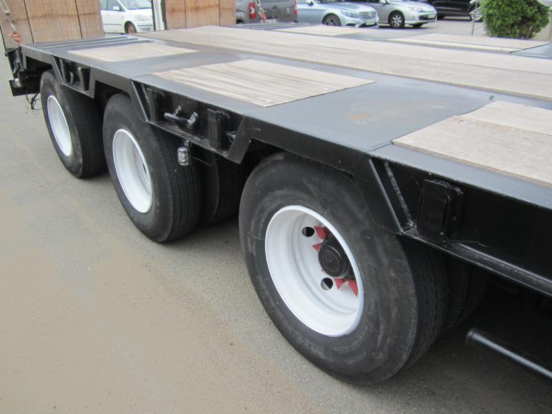 ACTM nc - Semi-trailer low bed: gambar 4 ACTM nc - Semi-trailer low bed: gambar 4