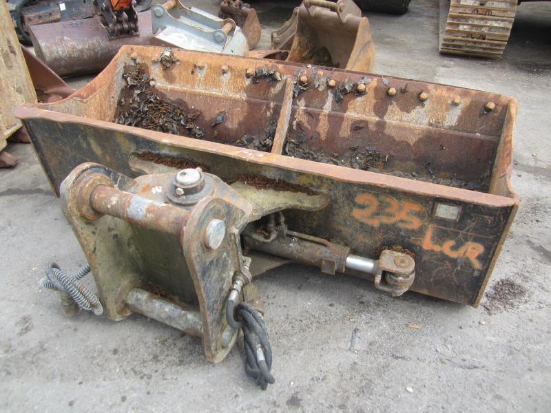 Ekskavator perayap Hyundai 235 LCR 9A: gambar 13