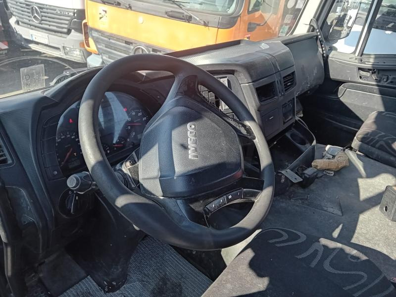 Iveco 330.36 - Hook lift: gambar 5 Iveco 330.36 - Hook lift: gambar 5