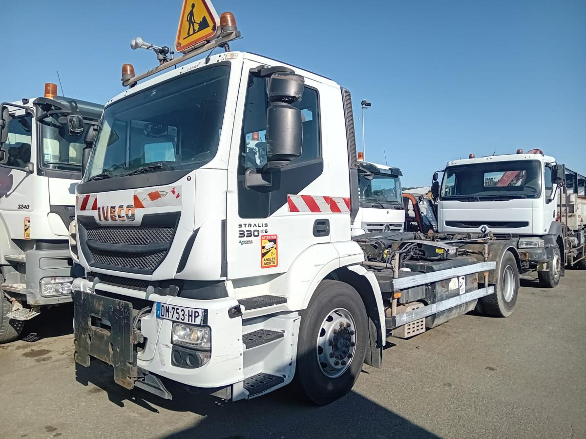 Iveco 330.36 - Hook lift: gambar 1 Iveco 330.36 - Hook lift: gambar 1