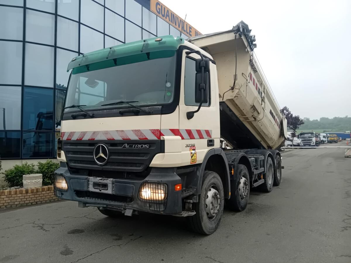 Mercedes Actros 3236 - Truk jungkit: gambar 1 Mercedes Actros 3236 - Truk jungkit: gambar 1