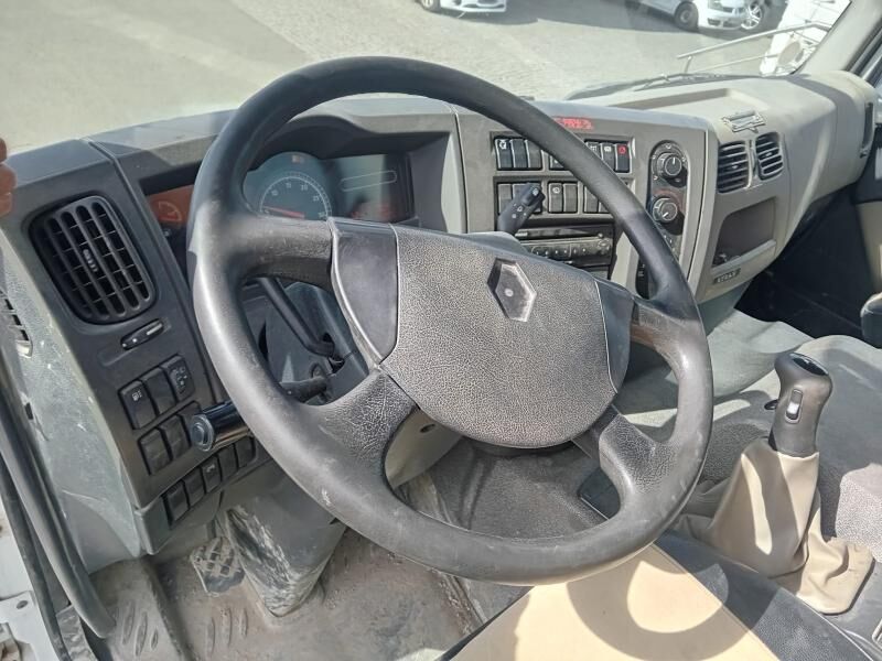 Renault Kerax 370 DXI - Truk jungkit: gambar 4 Renault Kerax 370 DXI - Truk jungkit: gambar 4