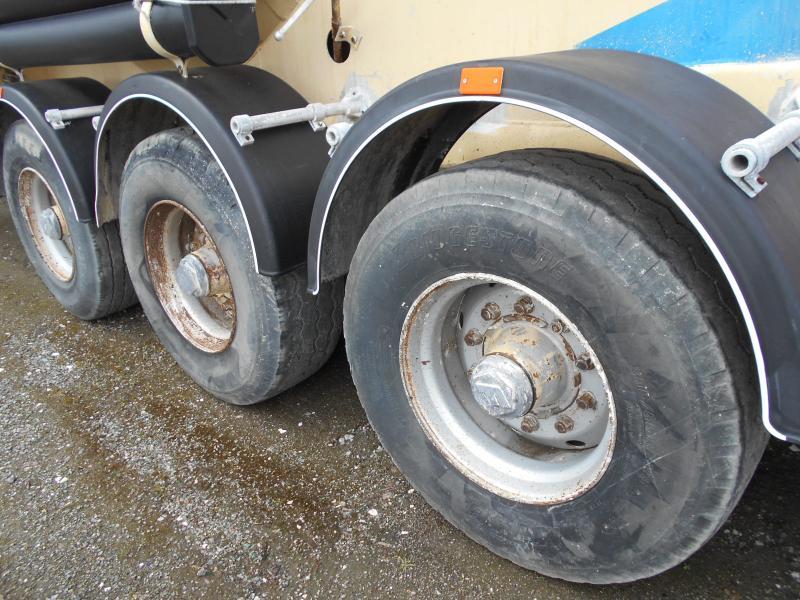 Spitzer - Semi trailer silo: gambar 5 Spitzer - Semi trailer silo: gambar 5