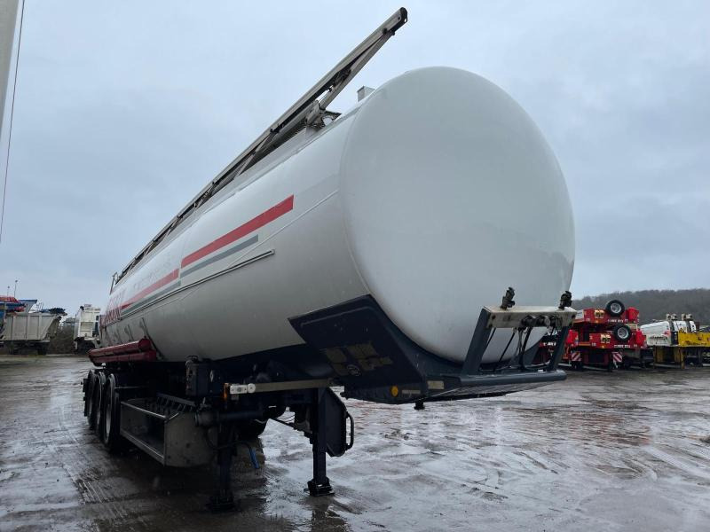 Trailor - Semi-trailer tangki: gambar 2 Trailor - Semi-trailer tangki: gambar 2