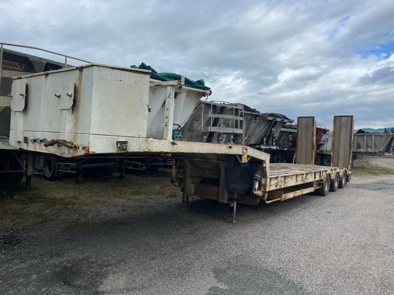 Verem - Semi-trailer low bed: gambar 1 Verem - Semi-trailer low bed: gambar 1