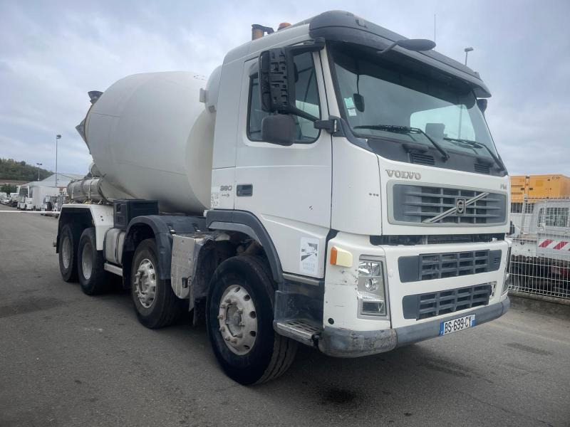 Volvo FM 380 - Truk pengaduk beton: gambar 1 Volvo FM 380 - Truk pengaduk beton: gambar 1