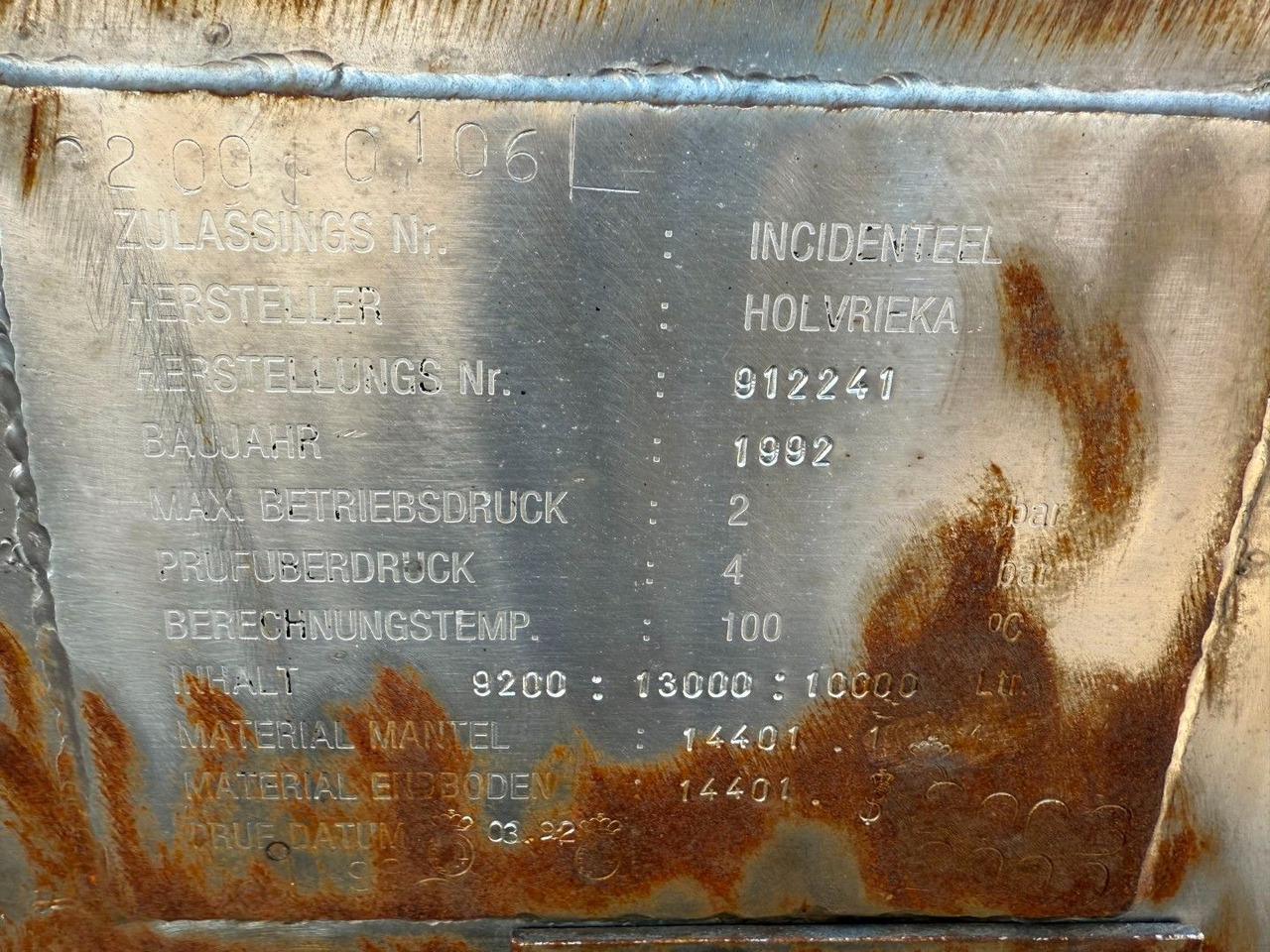 Burg 3 axle 3 compartments 32.200 L ADR - Semi-trailer tangki: gambar 3 Burg 3 axle 3 compartments 32.200 L ADR - Semi-trailer tangki: gambar 3