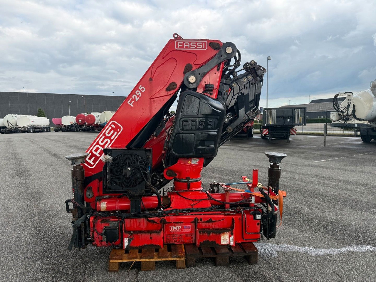 Truk derek FASSI F295 A.2.26 E-Dynamic Radio Remote / Crane: gambar 1