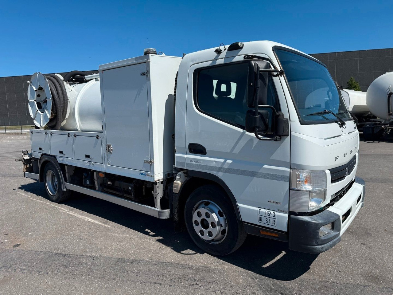 FUSO Canter 9C18 Duonic Rioned 3500 l. Kombi Euro 6 - Truk vakum: gambar 2 FUSO Canter 9C18 Duonic Rioned 3500 l. Kombi Euro 6 - Truk vakum: gambar 2