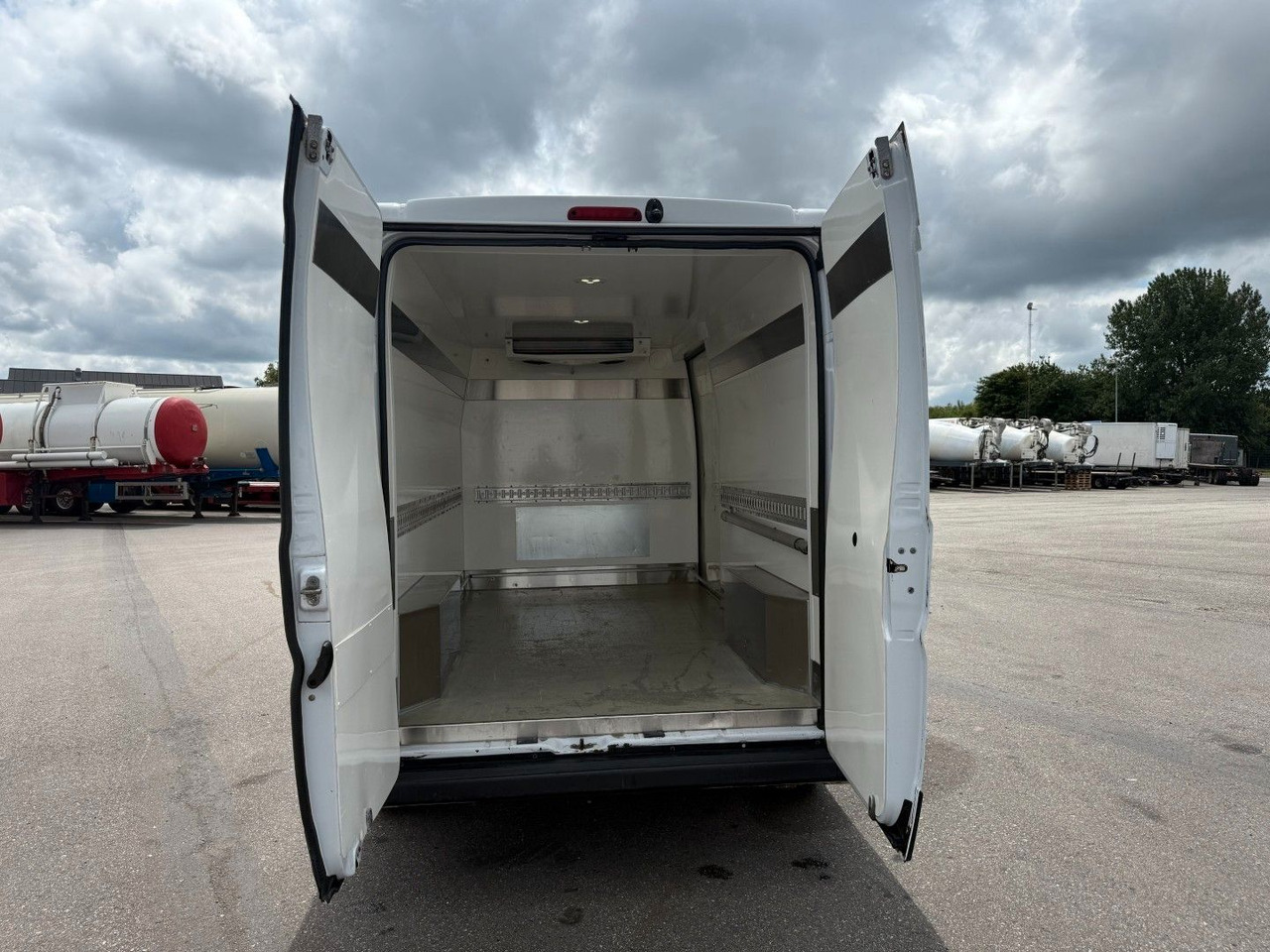 Fiat Ducato 2.3 MJT 150 Waeco Frigo (Engine Damage) - Van berpendingin: gambar 5 Fiat Ducato 2.3 MJT 150 Waeco Frigo (Engine Damage) - Van berpendingin: gambar 5