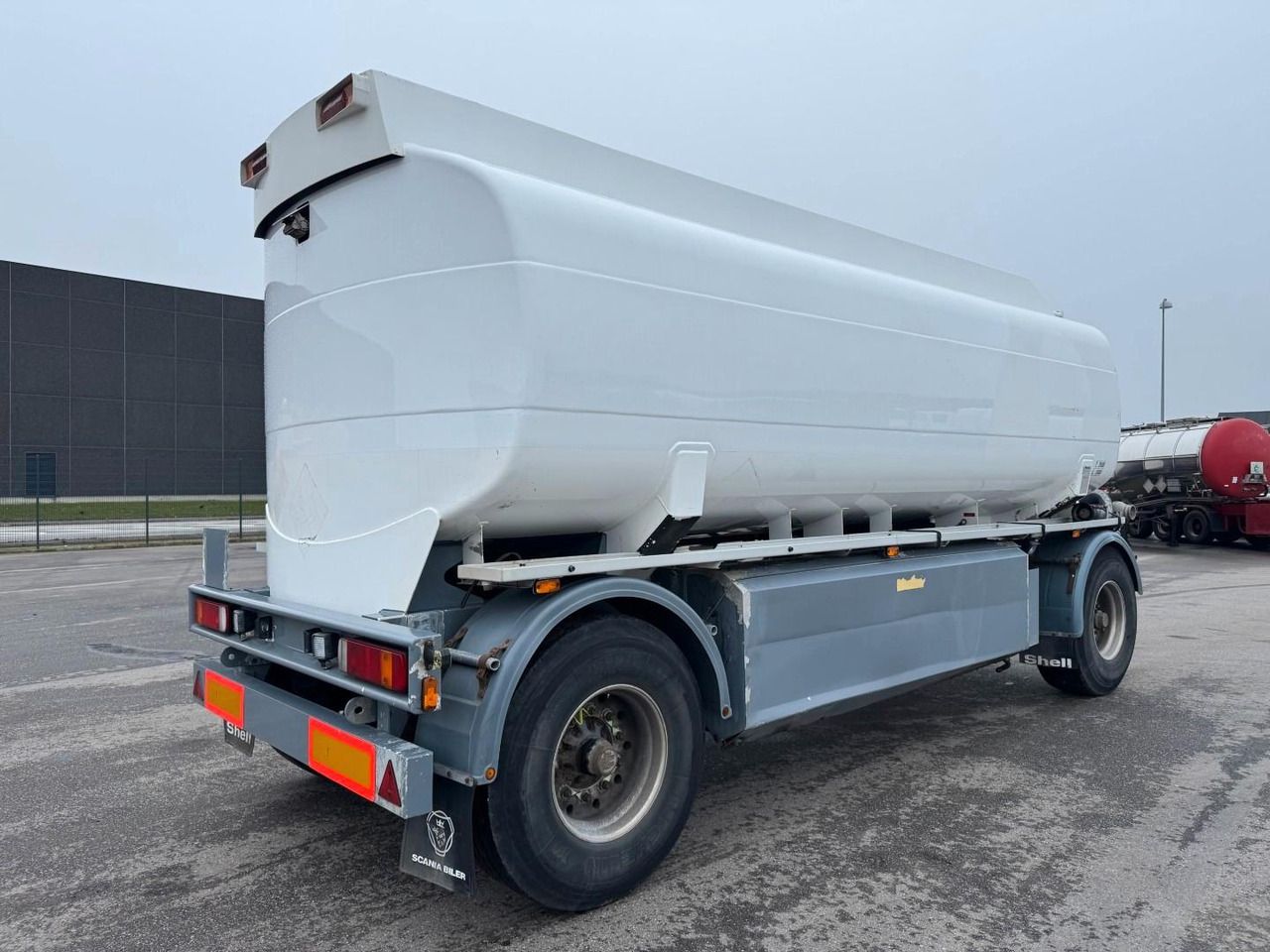 HMK Bilcon TP-200 2 axle 22000 L ADR tank 4 comp - Trailer tangki: gambar 3 HMK Bilcon TP-200 2 axle 22000 L ADR tank 4 comp - Trailer tangki: gambar 3