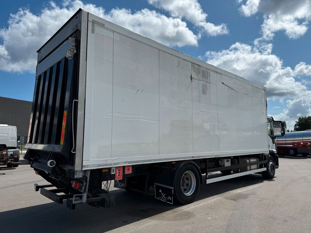 Iveco 180E32 4x2 Schmitz / Thermo King T-1200R Spectru Iveco 180E32 4x2 Schmitz / Thermo King T-1200R Spectru - Truk berpendingin: gambar 3 Iveco 180E32 4x2 Schmitz / Thermo King T-1200R Spectru Iveco 180E32 4x2 Schmitz / Thermo King T-1200R Spectru - Truk berpendingin: gambar 3
