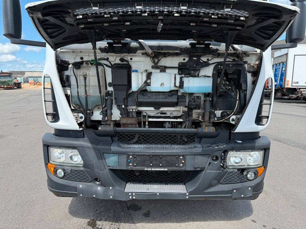Truk berpendingin Iveco 180E32 Schmitz / Thermo King T-1200R Spectrum Iveco 180E32 Schmitz / Thermo King T-1200R Spectrum: gambar 10