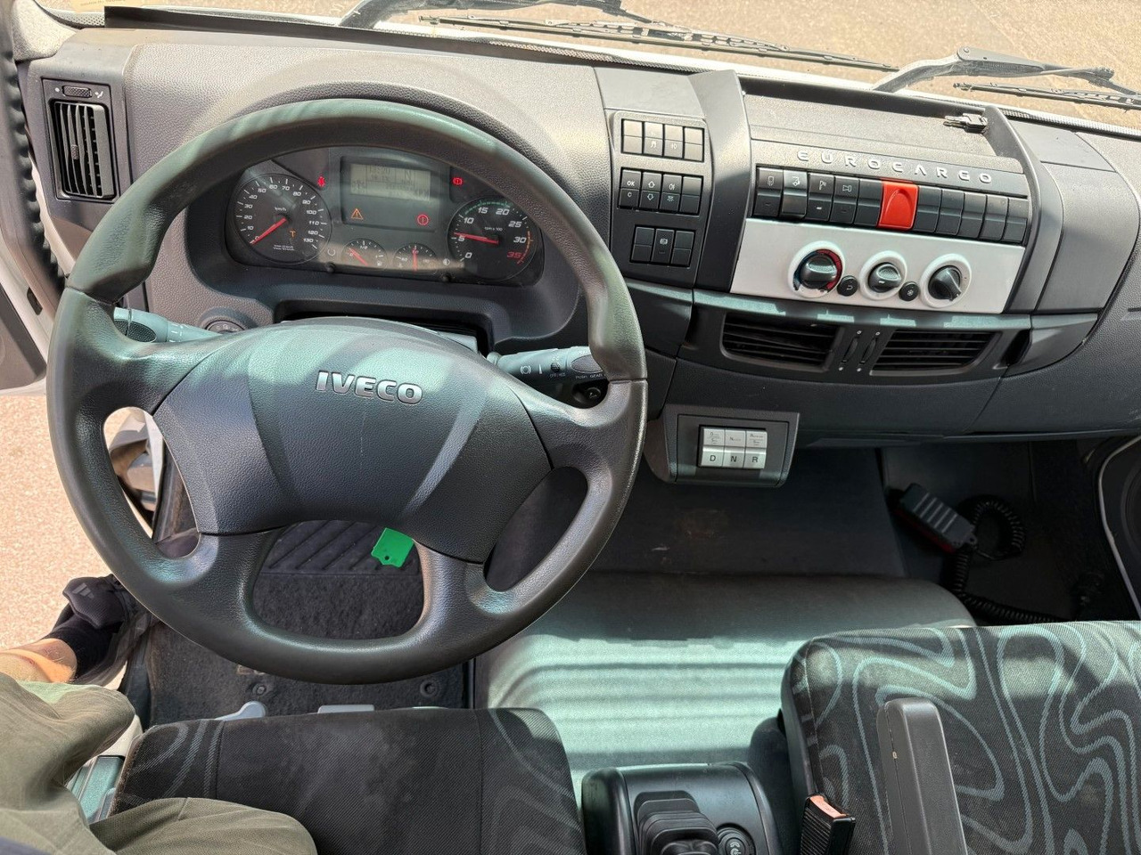 Truk berpendingin Iveco 180E32 Schmitz / Thermo King T-1200R Spectrum Iveco 180E32 Schmitz / Thermo King T-1200R Spectrum: gambar 6