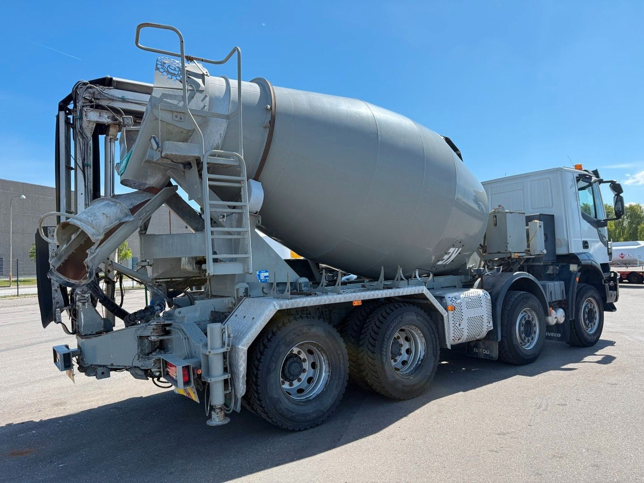 Iveco X-Way 400 8x4 Imer LT8XL Belt LT1601 - Truk pengaduk beton: gambar 3 Iveco X-Way 400 8x4 Imer LT8XL Belt LT1601 - Truk pengaduk beton: gambar 3