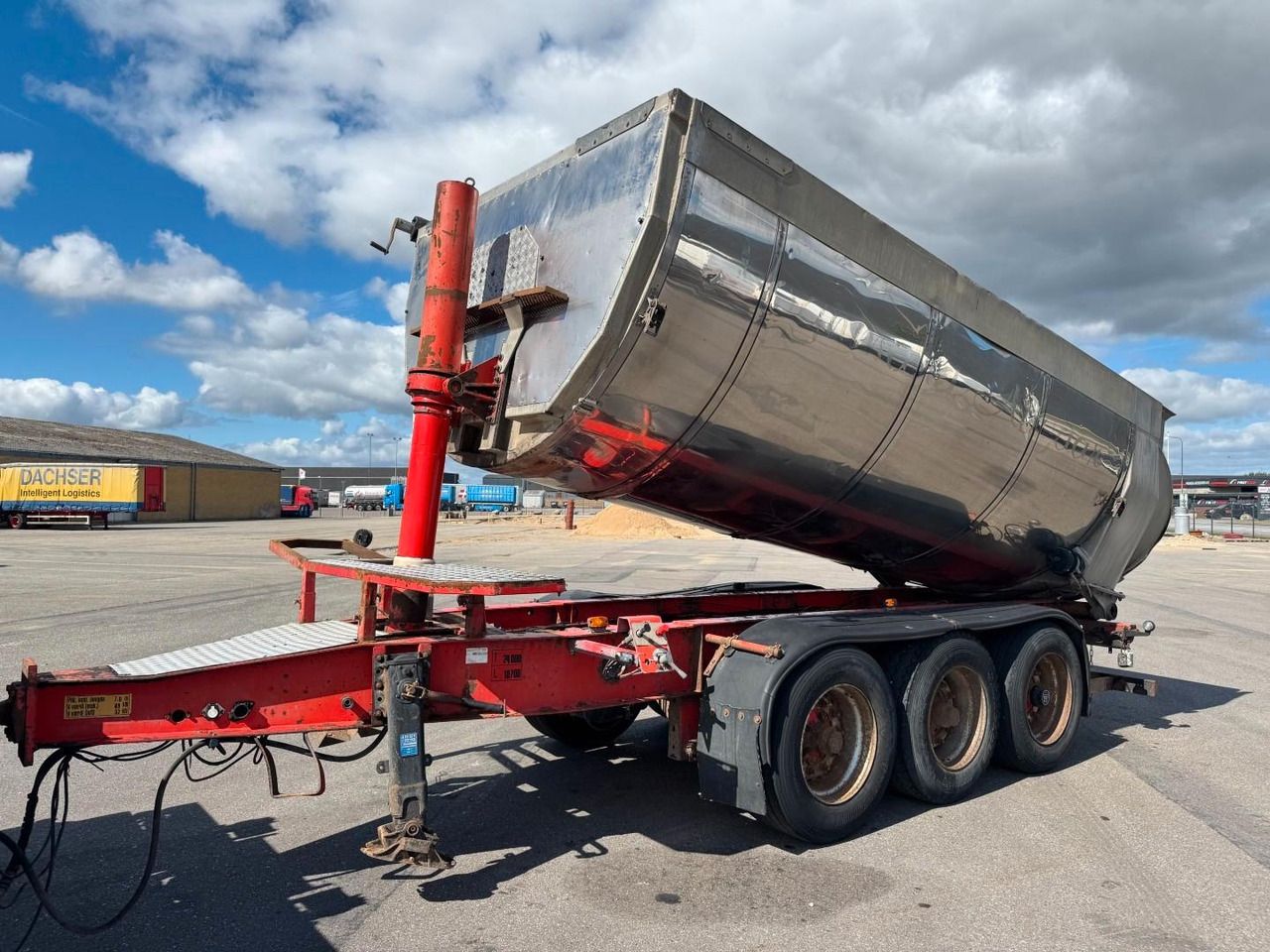 Kel-Berg 3 axle Asphalt Tipper / Kipper - Trailer jungkit: gambar 1 Kel-Berg 3 axle Asphalt Tipper / Kipper - Trailer jungkit: gambar 1