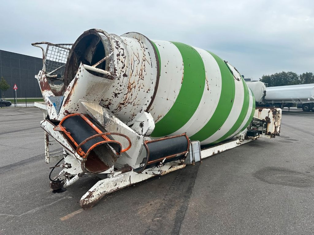 LT 90 D 9 m3 Concrete Mixer on Flat / Deutz - Truk pengaduk beton: gambar 3 LT 90 D 9 m3 Concrete Mixer on Flat / Deutz - Truk pengaduk beton: gambar 3