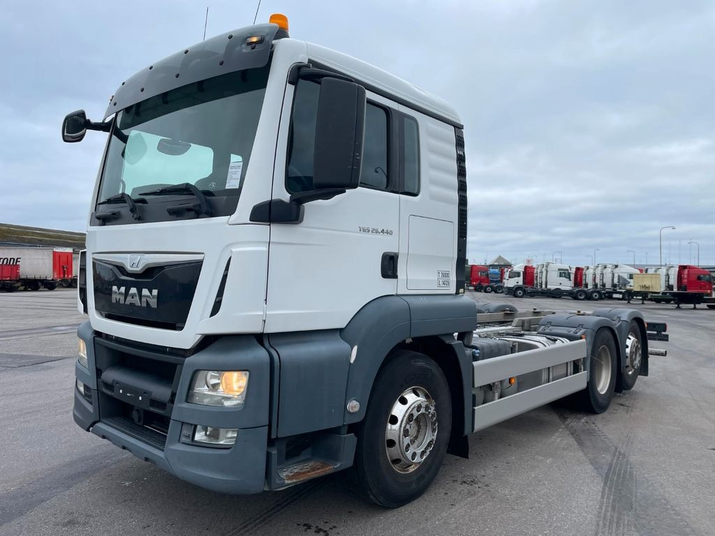 MAN TGS 26.440 6x2*4 Euro 6 Chassis ADR MAN TGS 26.440 6x2*4 Euro 6 Chassis ADR - Truk sasis: gambar 1 MAN TGS 26.440 6x2*4 Euro 6 Chassis ADR MAN TGS 26.440 6x2*4 Euro 6 Chassis ADR - Truk sasis: gambar 1