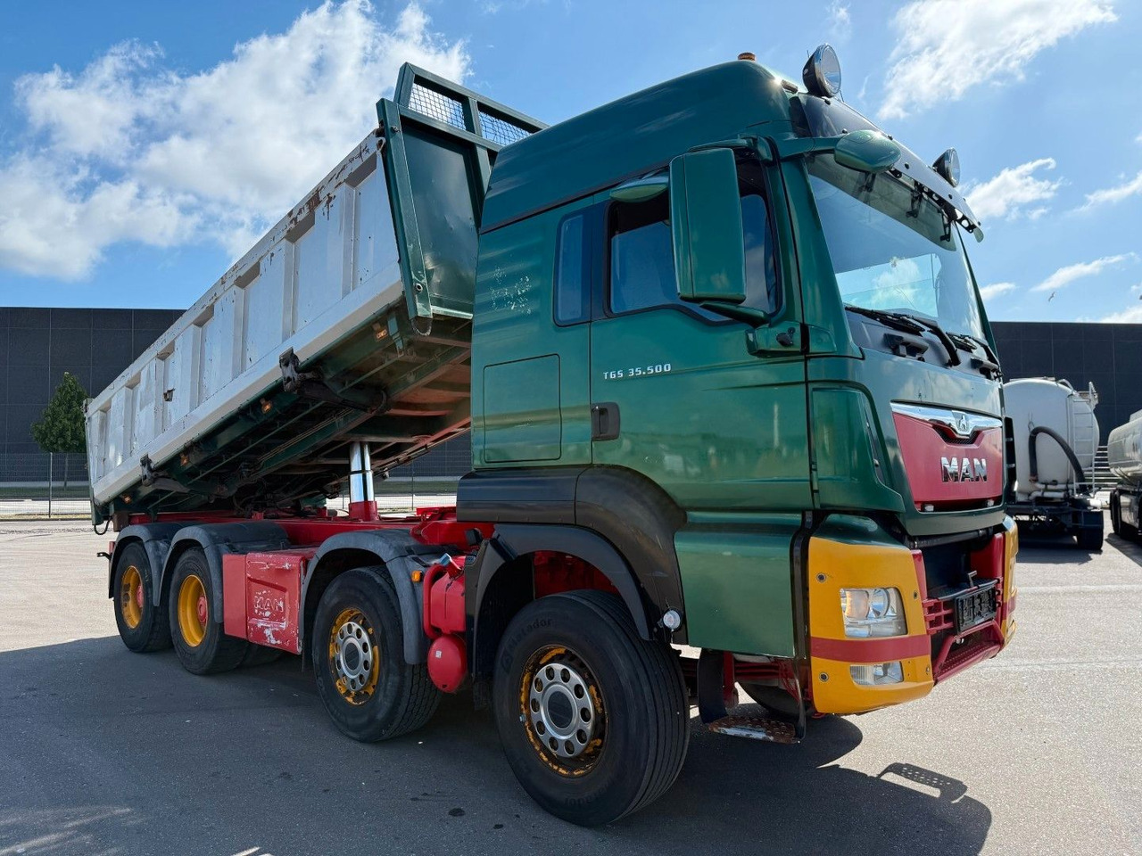 MAN TGS 35.500 8x4 Euro 6 Pendel Steel Tipper MAN TGS 35.500 8x4 Euro 6 Pendel Steel Tipper - Truk jungkit: gambar 2 MAN TGS 35.500 8x4 Euro 6 Pendel Steel Tipper MAN TGS 35.500 8x4 Euro 6 Pendel Steel Tipper - Truk jungkit: gambar 2