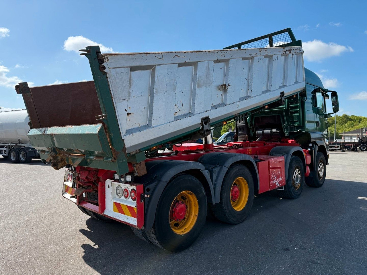 MAN TGS 35.500 8x4 Euro 6 Pendel Steel Tipper MAN TGS 35.500 8x4 Euro 6 Pendel Steel Tipper - Truk jungkit: gambar 3 MAN TGS 35.500 8x4 Euro 6 Pendel Steel Tipper MAN TGS 35.500 8x4 Euro 6 Pendel Steel Tipper - Truk jungkit: gambar 3
