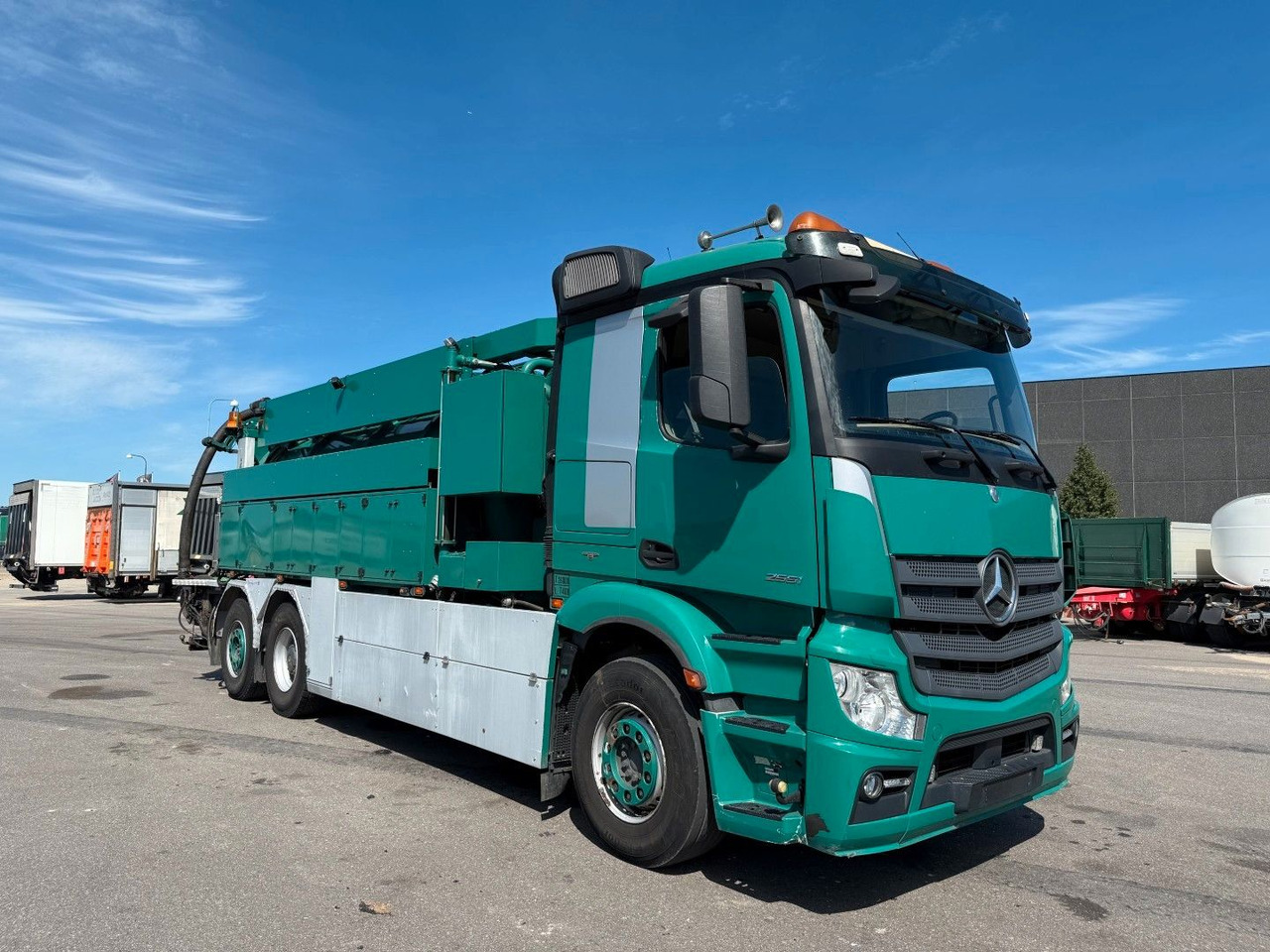 Mercedes-Benz Actros 2551 6x2*4 Hvidtved Larsen Flexline 311 - Truk vakum: gambar 2 Mercedes-Benz Actros 2551 6x2*4 Hvidtved Larsen Flexline 311 - Truk vakum: gambar 2