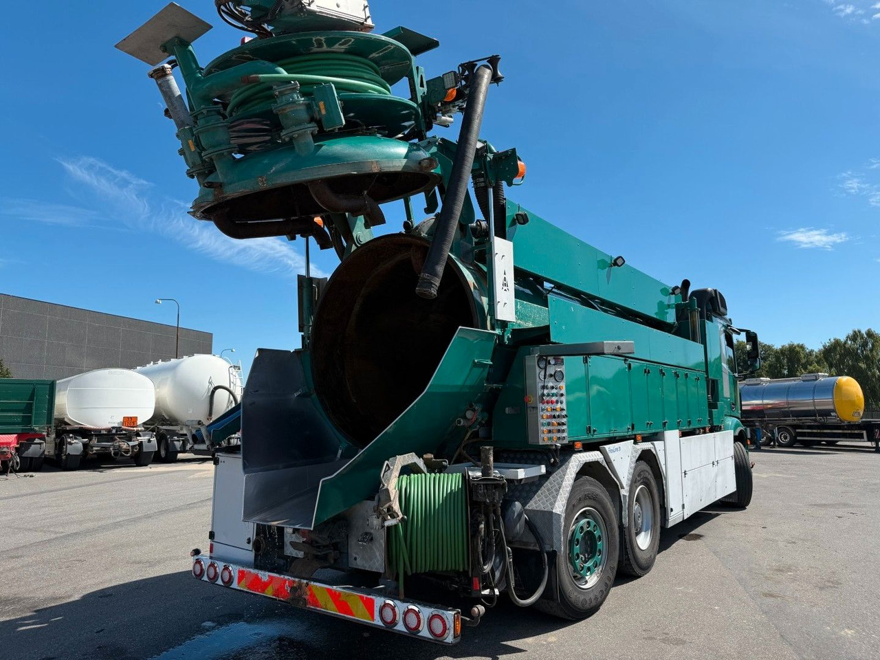 Mercedes-Benz Actros 2551 6x2*4 Hvidtved Larsen Flexline 311 - Truk vakum: gambar 5 Mercedes-Benz Actros 2551 6x2*4 Hvidtved Larsen Flexline 311 - Truk vakum: gambar 5