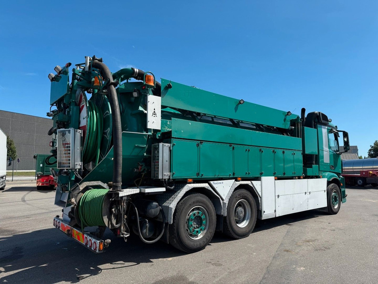 Mercedes-Benz Actros 2551 6x2*4 Hvidtved Larsen Flexline 311 - Truk vakum: gambar 3 Mercedes-Benz Actros 2551 6x2*4 Hvidtved Larsen Flexline 311 - Truk vakum: gambar 3