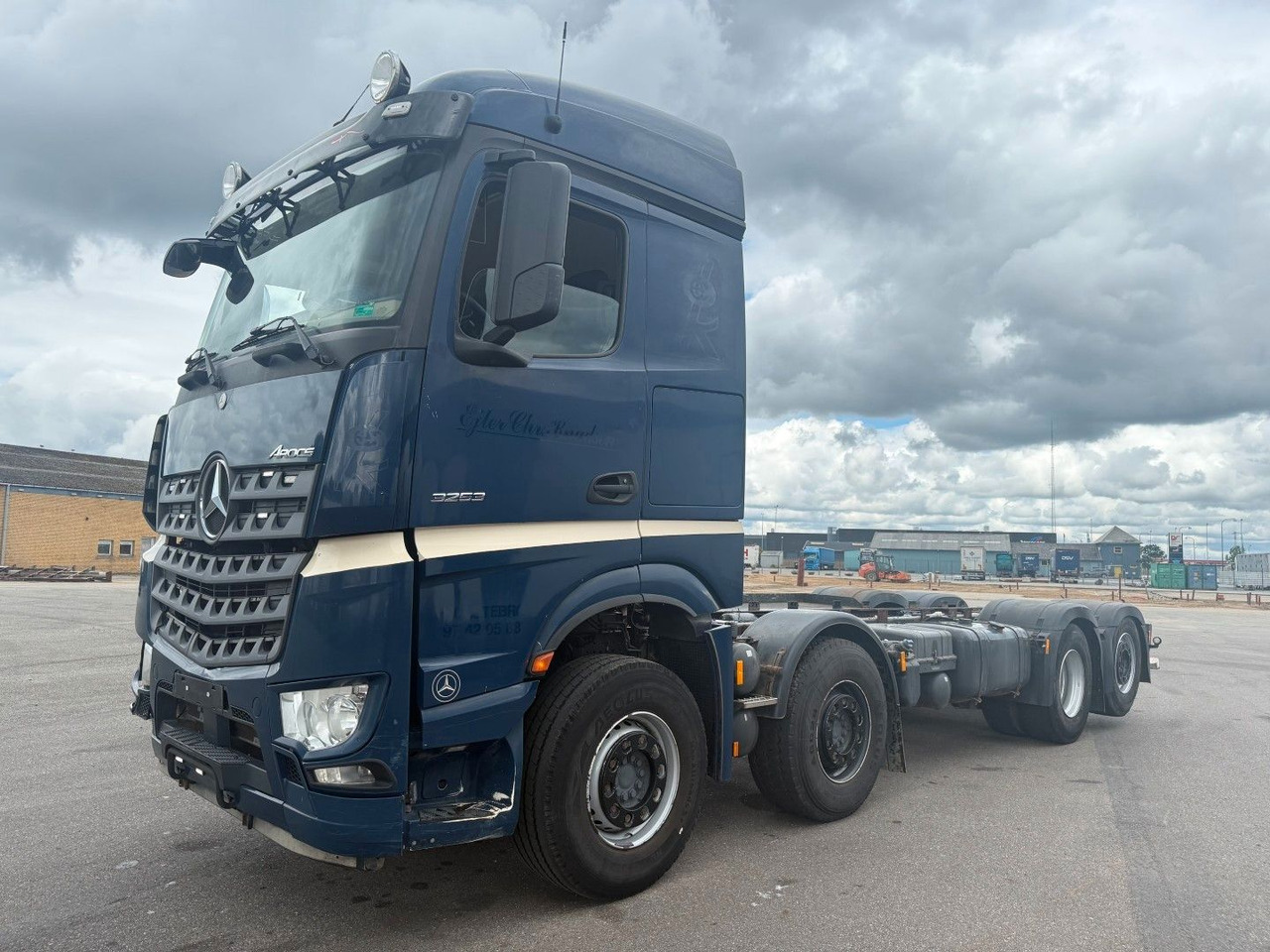 Mercedes-Benz Arocs 3253 8x26 Euro 6 Chassis / Fahrgestell - Truk sasis: gambar 1 Mercedes-Benz Arocs 3253 8x26 Euro 6 Chassis / Fahrgestell - Truk sasis: gambar 1