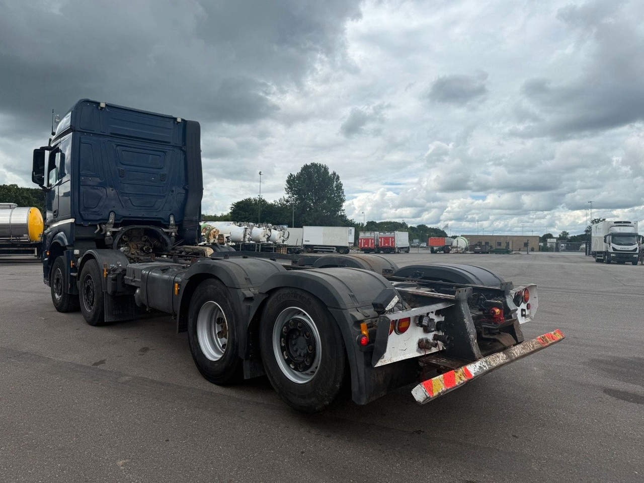 Mercedes-Benz Arocs 3253 8x26 Euro 6 Chassis / Fahrgestell - Truk sasis: gambar 4 Mercedes-Benz Arocs 3253 8x26 Euro 6 Chassis / Fahrgestell - Truk sasis: gambar 4