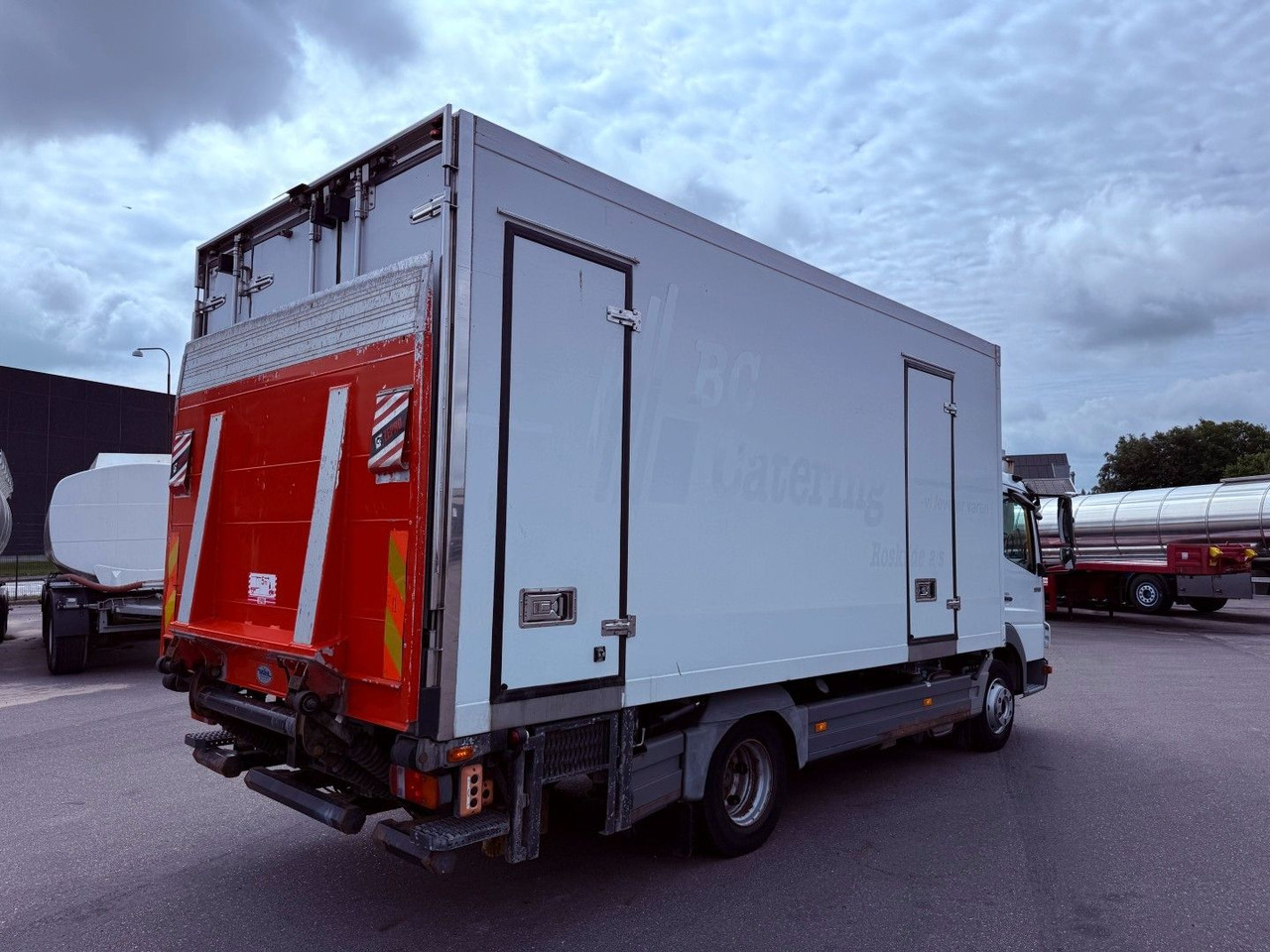 Mercedes-Benz Atego 1018 4x2 Carrier Supra 750 Mt - Truk berpendingin: gambar 3 Mercedes-Benz Atego 1018 4x2 Carrier Supra 750 Mt - Truk berpendingin: gambar 3