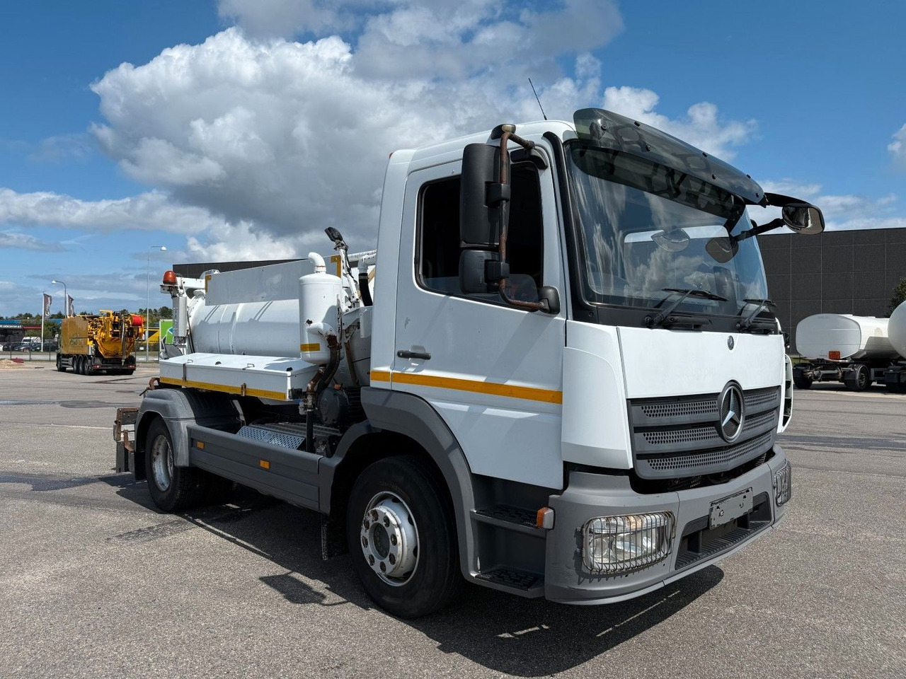 Mercedes-Benz Atego 1323 RHD Euro 6 Hvidtved Larsen Cityflex - Truk vakum: gambar 1 Mercedes-Benz Atego 1323 RHD Euro 6 Hvidtved Larsen Cityflex - Truk vakum: gambar 1