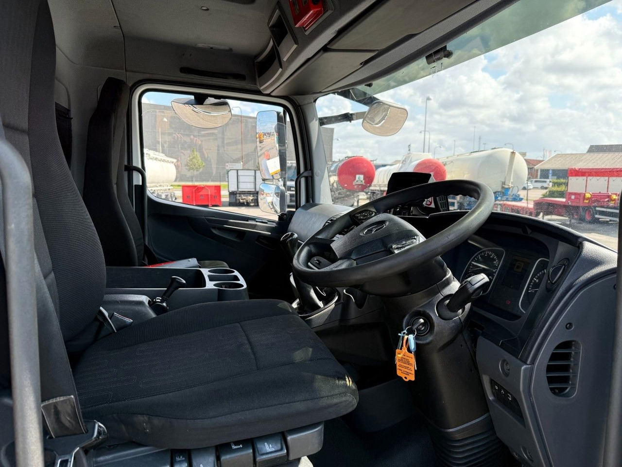 Mercedes-Benz Atego 1323 RHD Euro 6 Hvidtved Larsen Cityflex - Truk vakum: gambar 5 Mercedes-Benz Atego 1323 RHD Euro 6 Hvidtved Larsen Cityflex - Truk vakum: gambar 5