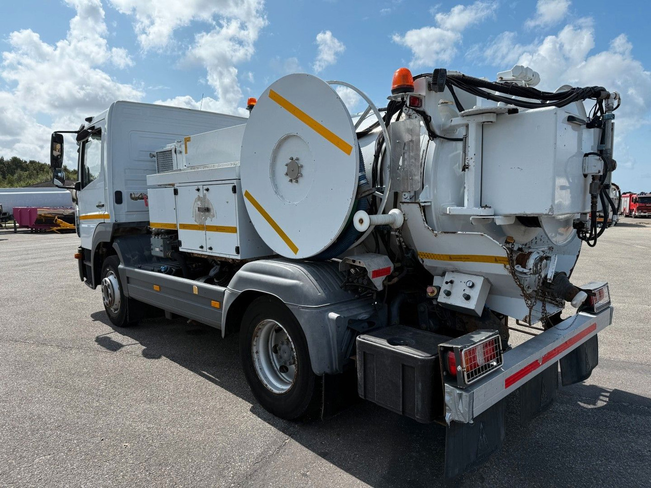 Mercedes-Benz Atego 1323 RHD Euro 6 Hvidtved Larsen Cityflex - Truk vakum: gambar 3 Mercedes-Benz Atego 1323 RHD Euro 6 Hvidtved Larsen Cityflex - Truk vakum: gambar 3