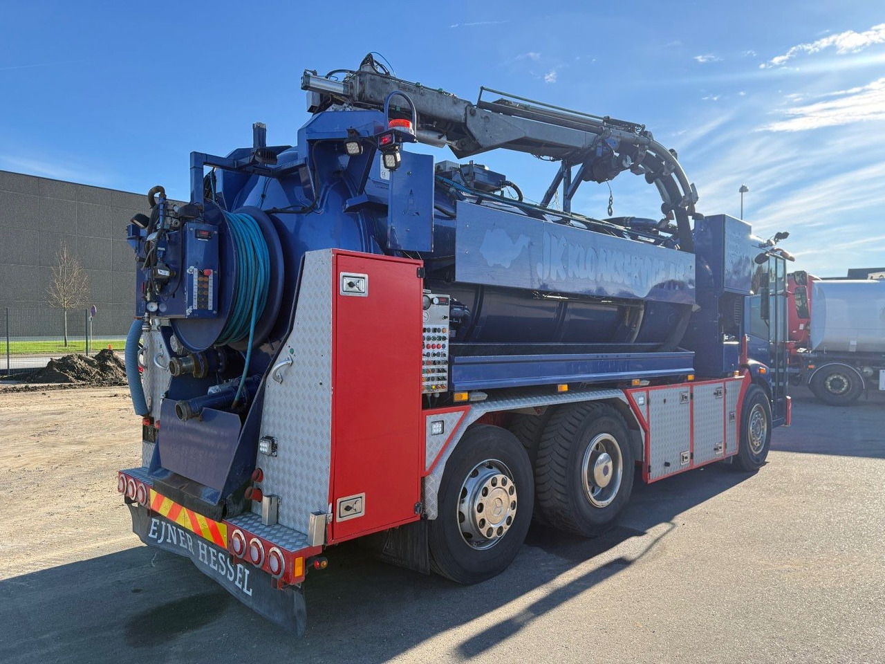 Mercedes-Benz Econic 2633 6x2*4 Hvidtved Larsen SLP309 Euro 5 - Truk vakum: gambar 3 Mercedes-Benz Econic 2633 6x2*4 Hvidtved Larsen SLP309 Euro 5 - Truk vakum: gambar 3