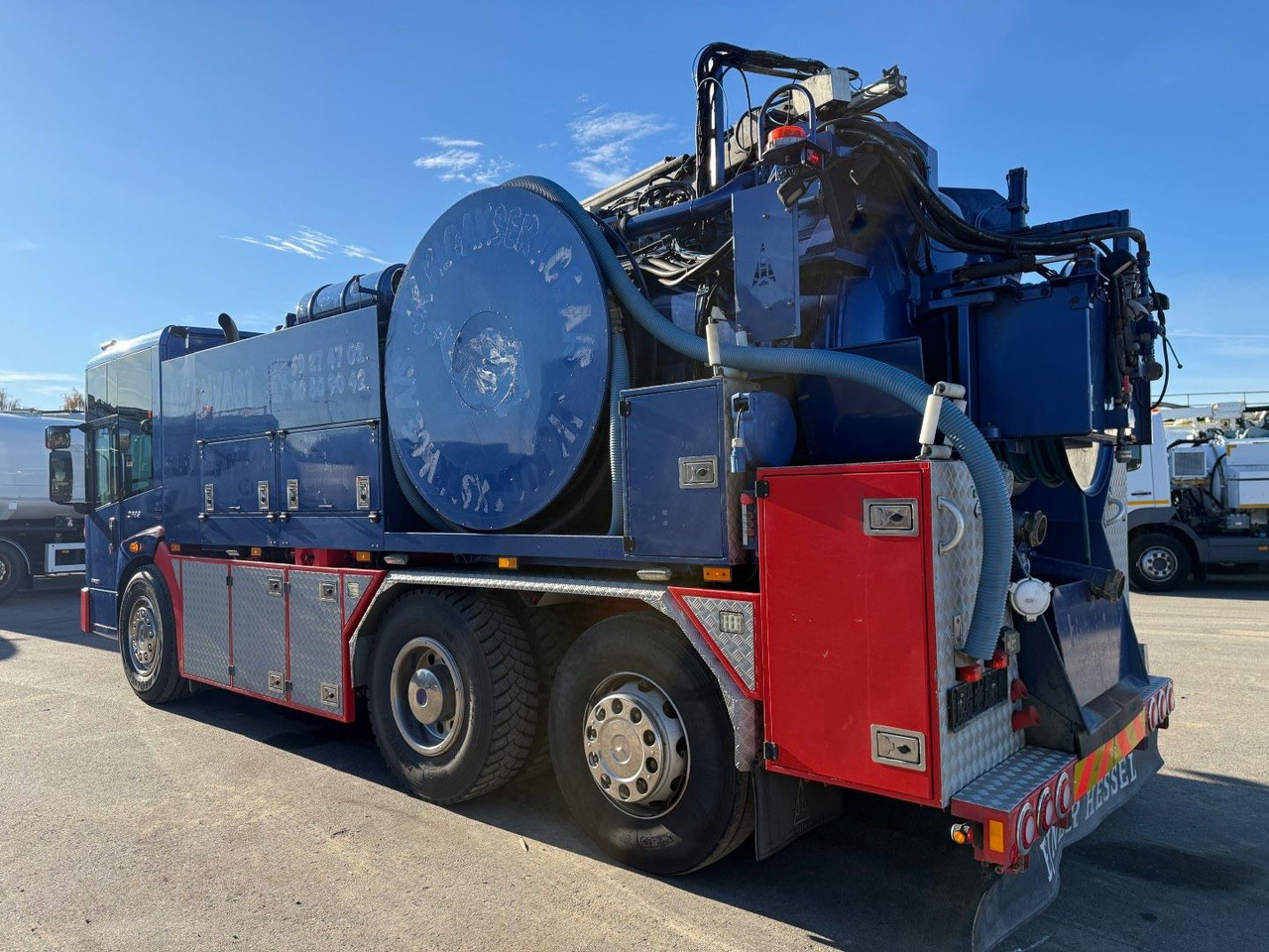 Mercedes-Benz Econic 2633 6x2*4 Hvidtved Larsen SLP309 Euro 5 - Truk vakum: gambar 4 Mercedes-Benz Econic 2633 6x2*4 Hvidtved Larsen SLP309 Euro 5 - Truk vakum: gambar 4