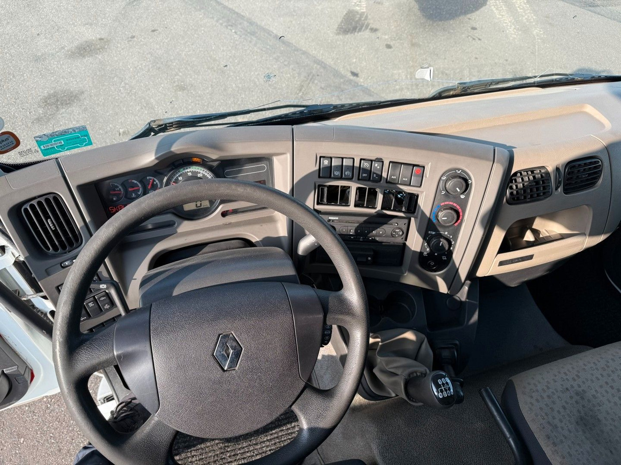 Truk box Renault Midlum 220 DXI 4x2 6.0 Box / Koffer: gambar 6
