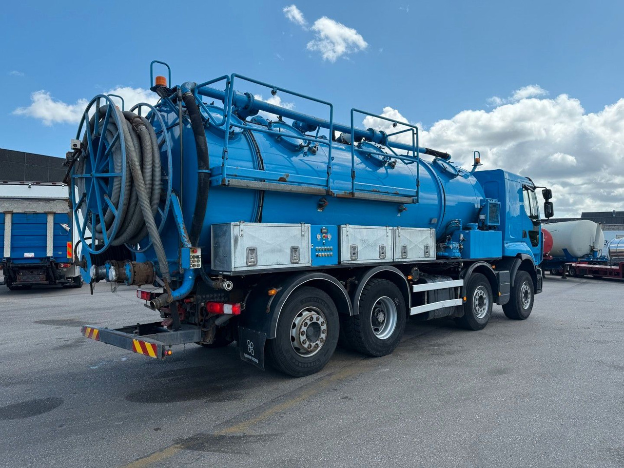 Renault Premium Lander 430.32 8x2*6 Simon Moos 18.100 L - Truk vakum: gambar 3 Renault Premium Lander 430.32 8x2*6 Simon Moos 18.100 L - Truk vakum: gambar 3
