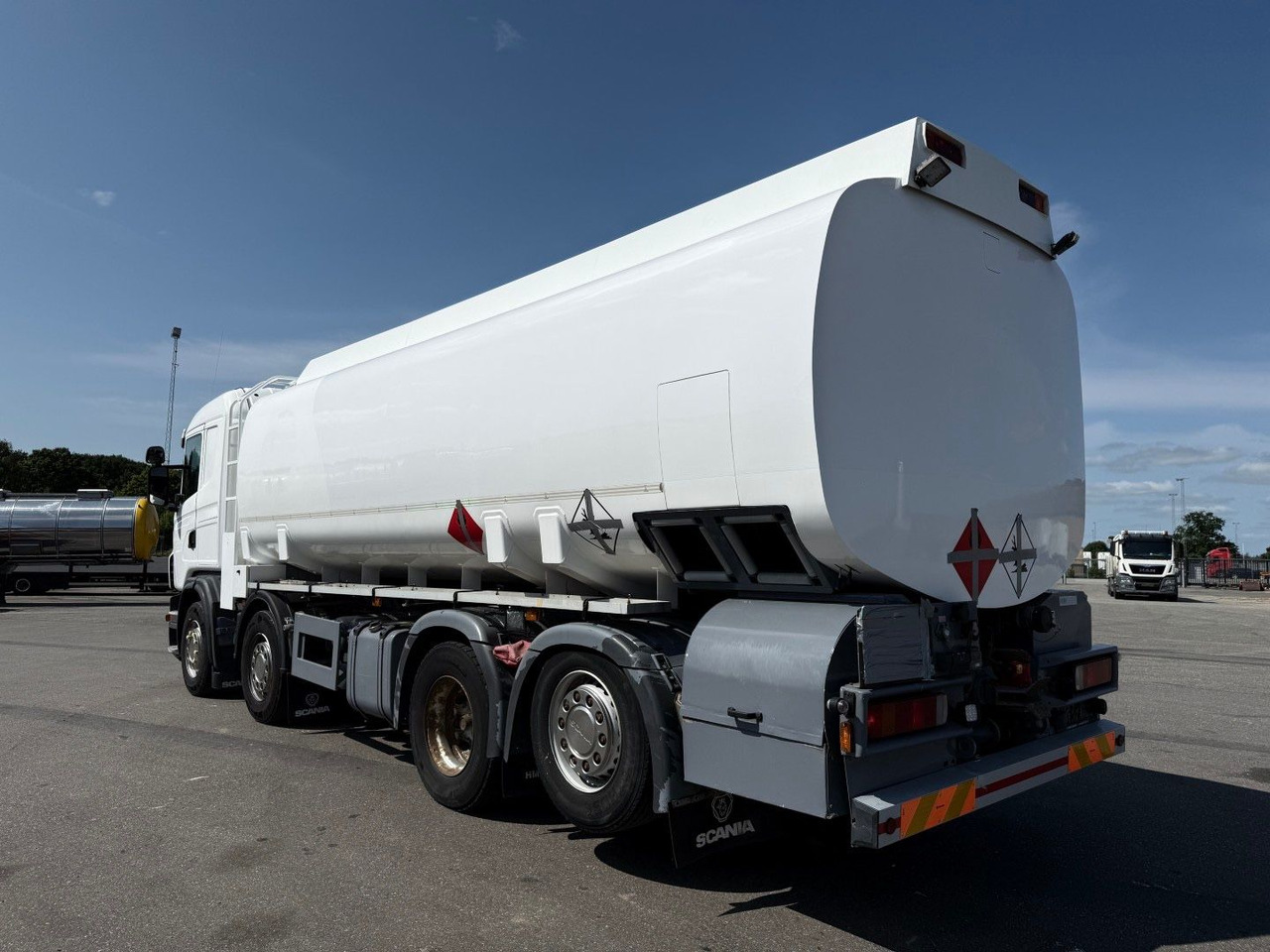 Scania G480 8x2*6 24.000 L / 5 compartments / ADR Tank - Truk tangki: gambar 4 Scania G480 8x2*6 24.000 L / 5 compartments / ADR Tank - Truk tangki: gambar 4