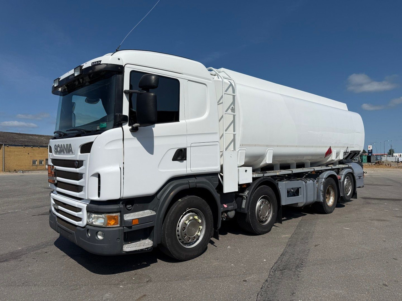 Scania G480 8x2*6 24.000 L / 5 compartments / ADR Tank - Truk tangki: gambar 1 Scania G480 8x2*6 24.000 L / 5 compartments / ADR Tank - Truk tangki: gambar 1