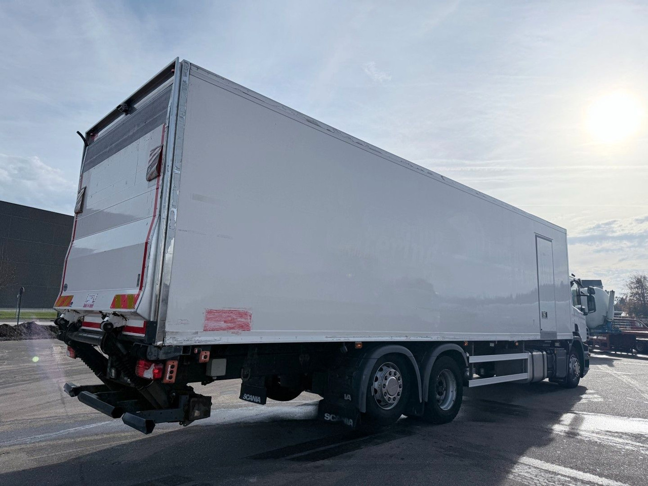 Scania P320 6x2*4 Carrier Supra 1250 Mt 9.80 m Kühl - Truk berpendingin: gambar 3 Scania P320 6x2*4 Carrier Supra 1250 Mt 9.80 m Kühl - Truk berpendingin: gambar 3