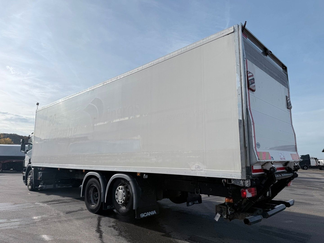 Scania P320 6x2*4 Carrier Supra 1250 Mt 9.80 m Kühl - Truk berpendingin: gambar 4 Scania P320 6x2*4 Carrier Supra 1250 Mt 9.80 m Kühl - Truk berpendingin: gambar 4