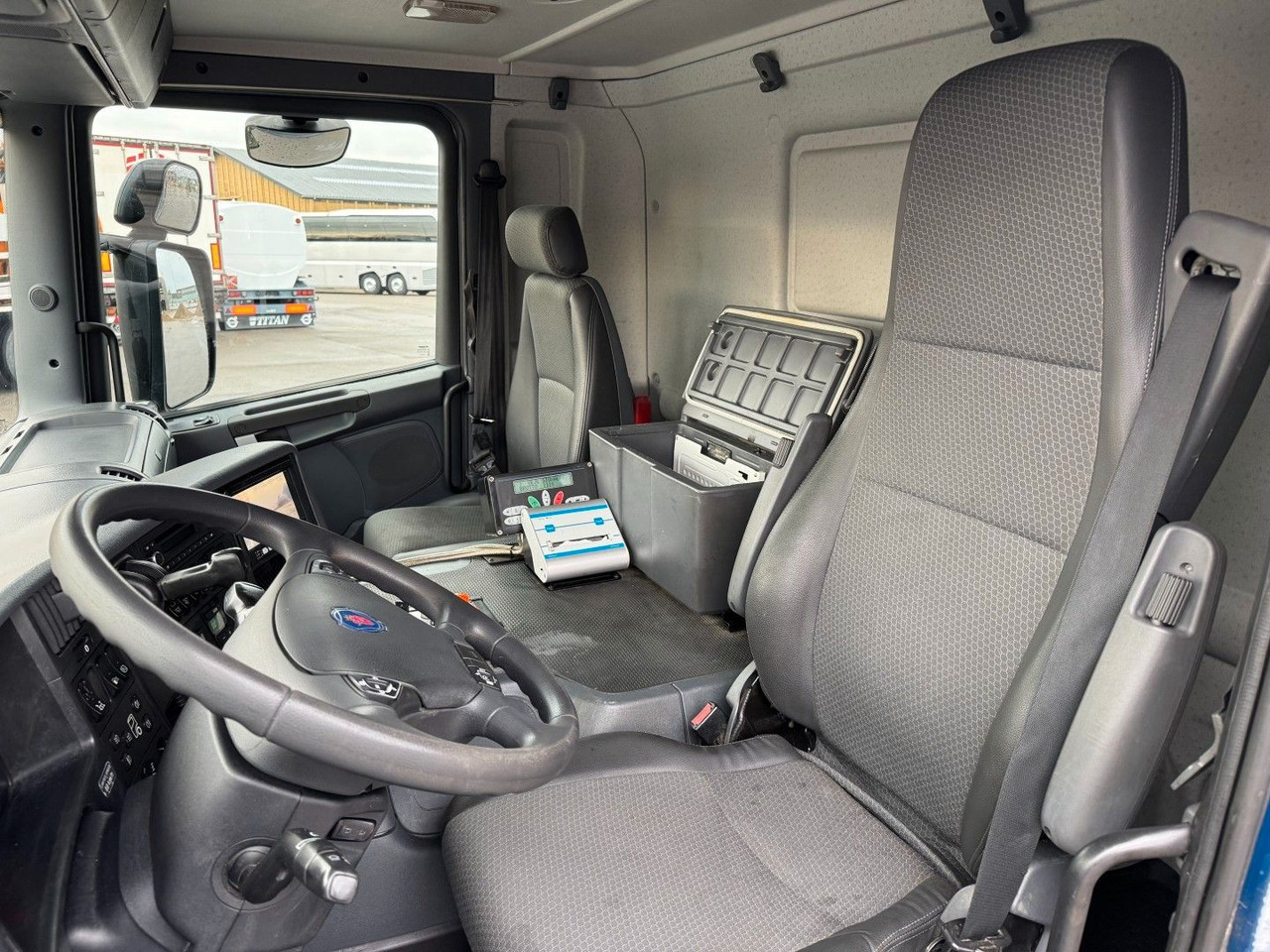 Scania P320 6x2*4 Euro 6 NTM 21 m3 - Truk sampah: gambar 5 Scania P320 6x2*4 Euro 6 NTM 21 m3 - Truk sampah: gambar 5