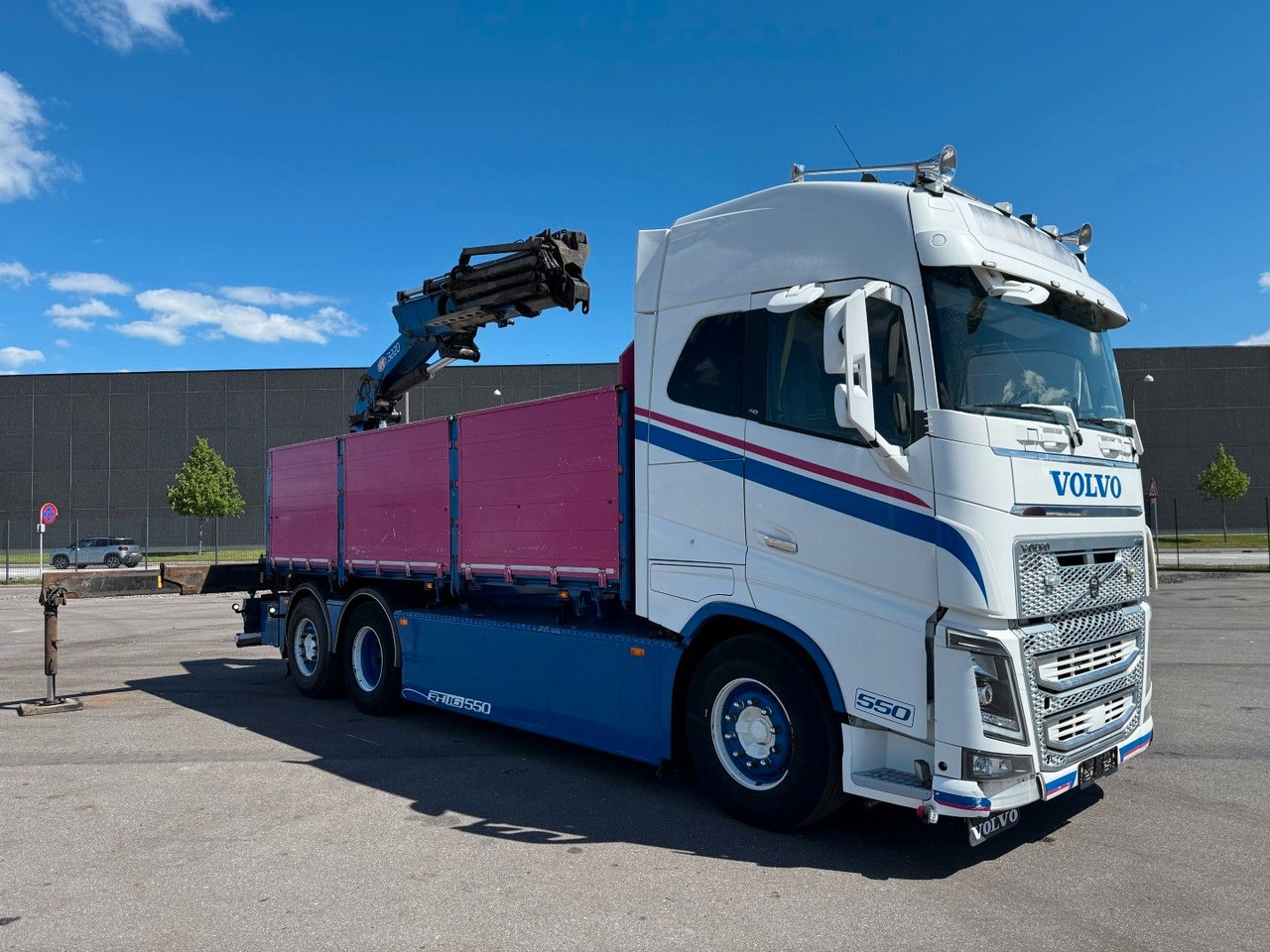 Volvo FH 16.550 6x2*4 / Crane HMF 3220K4 Euro 6 - Truk derek: gambar 3 Volvo FH 16.550 6x2*4 / Crane HMF 3220K4 Euro 6 - Truk derek: gambar 3