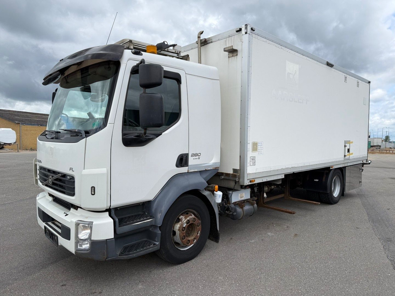 Volvo FL 280 4x2 Euro 5 Workshop Equipment - Truk box: gambar 1 Volvo FL 280 4x2 Euro 5 Workshop Equipment - Truk box: gambar 1